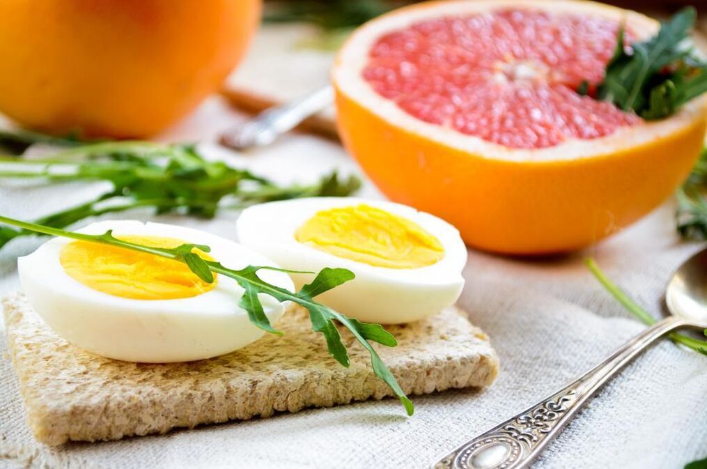 eggs and grapefruit for the maggi diet