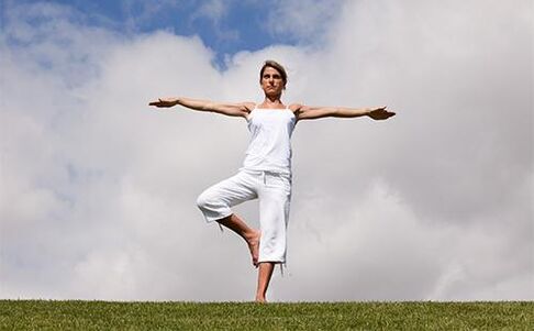 girl doing yoga for weight loss